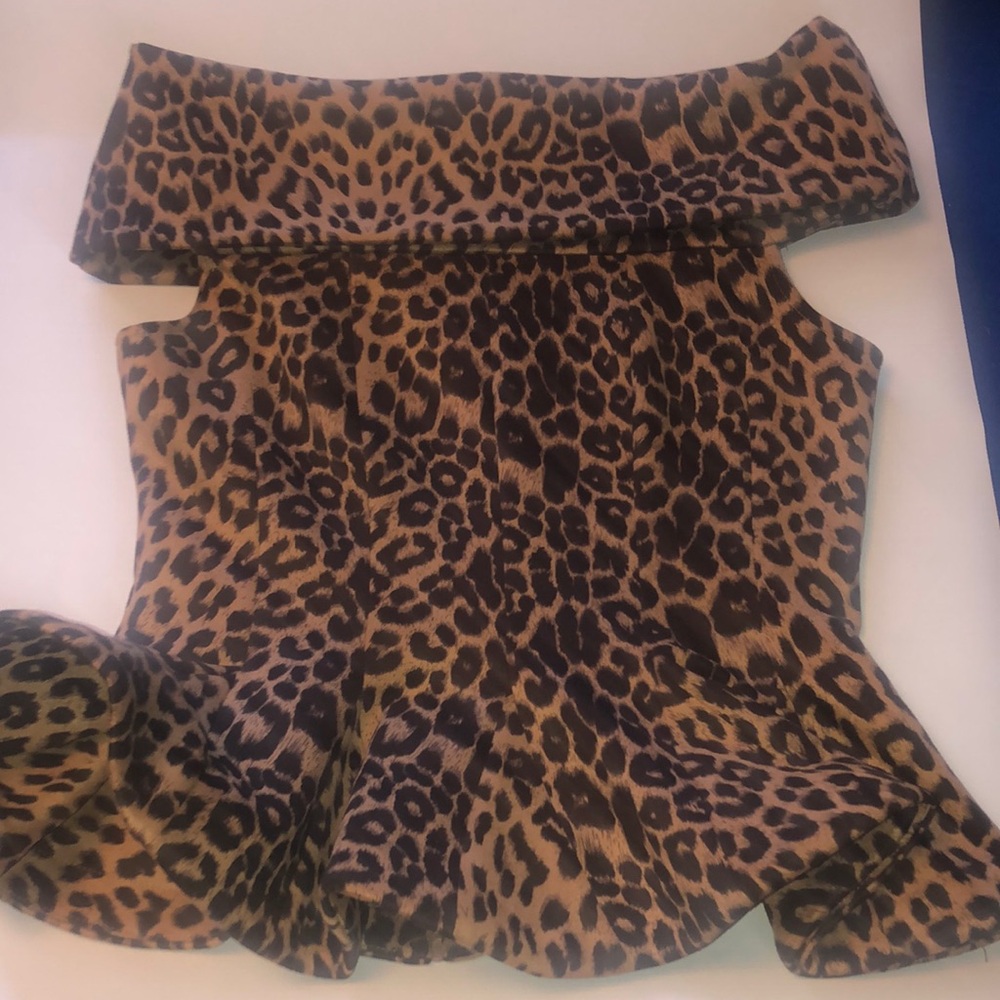 Off The Shoulders Tiger Print Top By RAQUEL (new w/o tags)